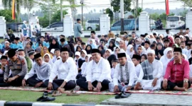 Pemko Pariaman menggelar Tabligh Akbar dalam rangka memperingati Tahun Baru Islam 1 Muharram 1447 H/2025 M di halaman Balai Kota Pariaman, Jumat (27/6/2025). (Foto: Kominfo Pariaman)