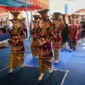 Pawai seribu Katidiang Saok yang menjadi bagian dari program SNSE di Nagari Tanjung Alam, Kecamatan Tanjung Baru, Kabupaten Tanah Datar, Sabtu (28/6/2025). (Foto: Prokopim Tanah Datar)