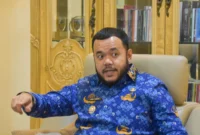Wali Kota Padang Fadly Amran menegaskan pembekuan Pokdarwis Pantai Air Manis merupakan langkah pembinaan. (Foto: Prokopim Padang)