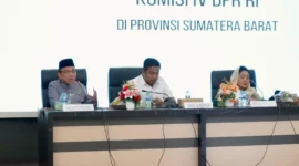 Wakil Wali Kota Padang, Maigus Nasir, menghadiri agenda kunjungan kerja Komisi IV DPR RI ke Provinsi Sumbar, Jumat (20/6/2025). (Foto: Prokopim Padang)