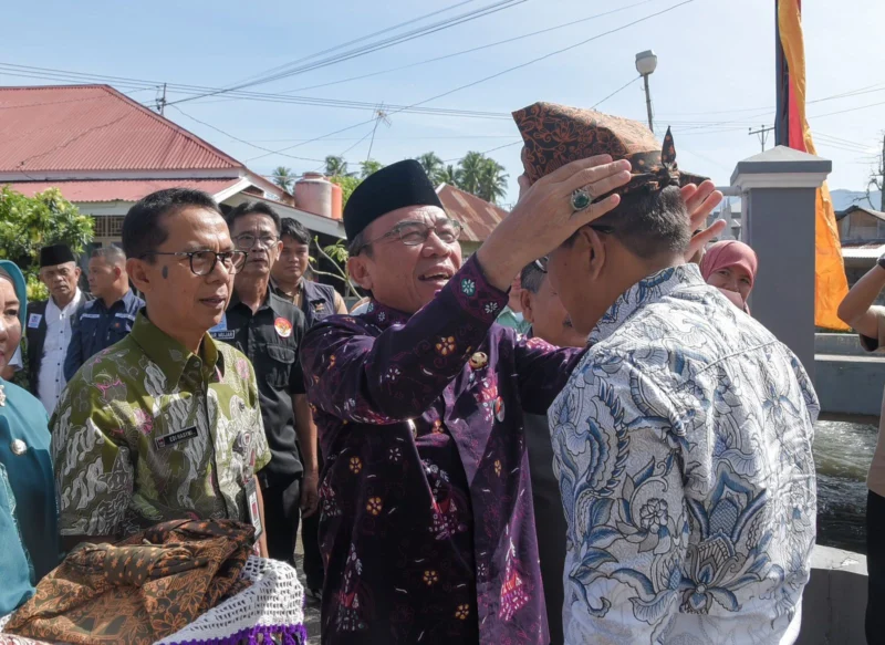 Wakil Wali Kota Padang Maigus Nasir menyambut kedatangan Tim Penilai Lomba Nagari/Desa dan Kelurahan Tingkat Sumbar Tahun 2025, Kamis (12/6/2025). (Foto: Prokopim Padang)