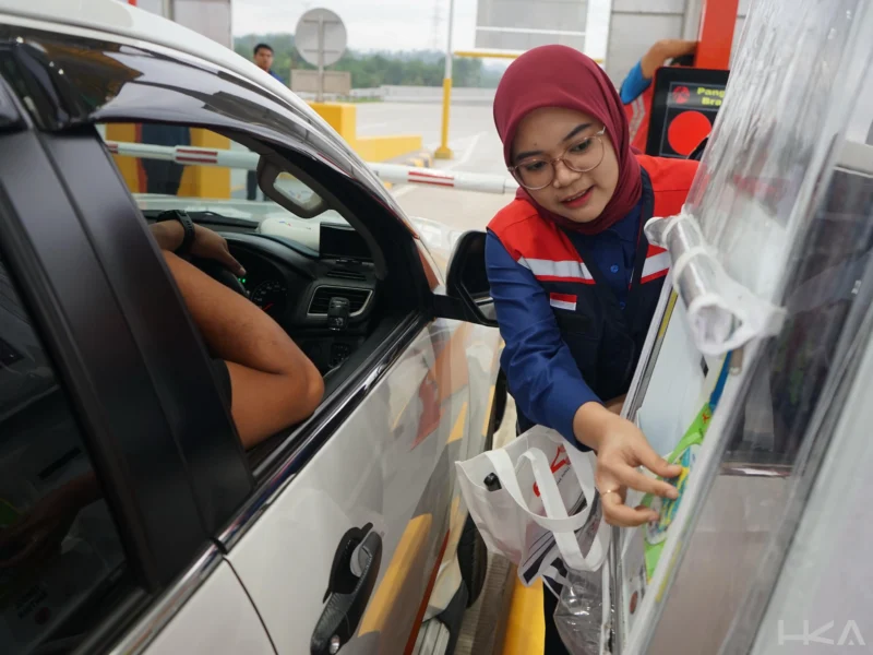 Tol Trans-Sumatera ruas Padang-Sicincin membuka peluang kerja baru bagi warga Sumbar. (Foto: HKA)