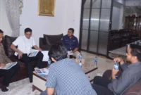 Wali Kota Sawahlunto, Riyanda Putra rapat persiapan pelaksanaan SISSCa 2025 di Rumah Dinas Wali Kota, Rabu (24/6/2025). (Foto: Pemko Sawahlunto)