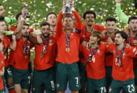 Portugal berhasil menjuarai UEFA Nations League 2024/2025 dengan kemenangan dramatis atas Spanyol lewat adu penalti. (Foto: IG @portugal)