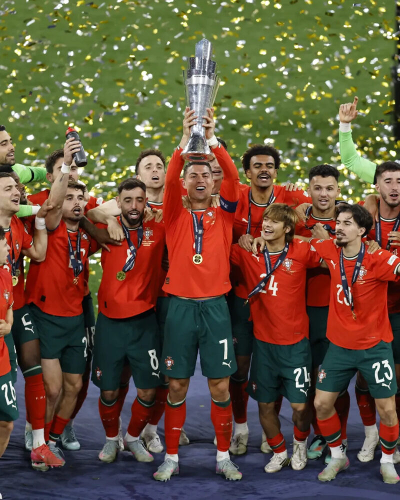 Portugal berhasil menjuarai UEFA Nations League 2024/2025 dengan kemenangan dramatis atas Spanyol lewat adu penalti. (Foto: IG @portugal)