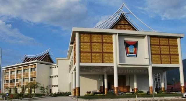 Pemko Padang akan menggelar Shalat Idul Adha 1446 H di Galanggang Apeksi Balai Kota Padang, Aie Pacah, Jumat (6/6/2025). (Foto: Diskominfo Padang)
