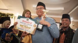 Wakil Bupati Tanah Datar, Ahmad Fadly menghadiri acara khatam Al Qur’an dan wisuda tahfiz di Rumah Tahfiz Daarul Qur’an, Kecamatan Batipuh, Senin (9/6/2025). (Foto: Prokopim Tanah Datar)