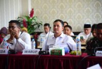 Wakil Bupati Padang Pariaman, Rahmat Hidayat dan jajaran saat verifikasi lapangan hybrid dalam evaluasi Kabupaten/Kota Layak Anak (KLA) 2025 pada Jumat (13/6/2025). (Foto: Pemkab Padang Pariaman)