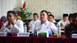 Wakil Bupati Padang Pariaman, Rahmat Hidayat dan jajaran saat verifikasi lapangan hybrid dalam evaluasi Kabupaten/Kota Layak Anak (KLA) 2025 pada Jumat (13/6/2025). (Foto: Pemkab Padang Pariaman)