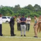 Tim Protokol Kemenpora meninjau kesiapan Parade Talenta Atlet Dharmasraya di Stadion Mauliwarmadewa dan Lapangan Sedasi jelang kunjungan Menpora. (Foto: Pemkab Dharmasraya)