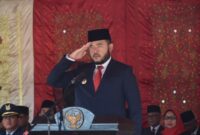 Pemko Padang menggelar Upacara Peringatan Hari Lahir Pancasila 1 Juni 2025, di Lapangan Upacara Balaikota Padang, Aie Pacah, Senin (2/6/2025). (Foto: Prokopim Padang)