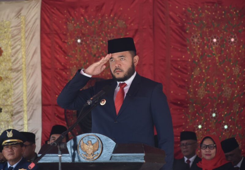 Pemko Padang menggelar Upacara Peringatan Hari Lahir Pancasila 1 Juni 2025, di Lapangan Upacara Balaikota Padang, Aie Pacah, Senin (2/6/2025). (Foto: Prokopim Padang)