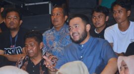Wali Kota Padang Fadly Amran menyaksikan 