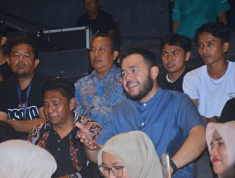 Wali Kota Padang Fadly Amran menyaksikan 
