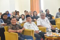 Wakil Wali Kota Padang Maigus Nasir membuka pelatihan kewirausahaan bagi TKM di Basko Hotel Padang, Rabu (11/6/2025). (Foto: Prokopim Padang)