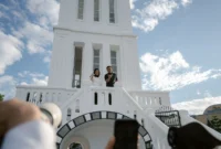 Wakil Gubernur Sumbar, Vasko Ruseimy mendampingi Ketua Komisi IV DPR RI, Titiek Soeharto mengunjungi Jam Gadang Bukittinggi Sabtu (21/6/2025). (Foto: APDSB)