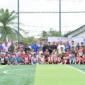 Peserta Soekarno Cup foto bersama dalam pembukaan turnamen yang digelar di Flamboyan Stadium, Sabtu (28/6/2025). (Foto: Dok. PA GMNI Sumbar)