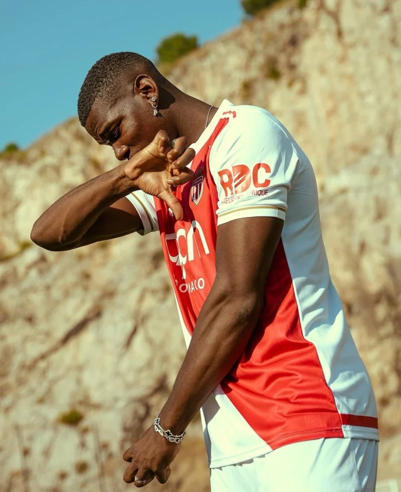 Paul Pogba resmi menandatangani kontrak dua tahun dengan AS Monaco. (Foto: IG @asmonaco)