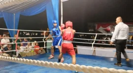 Polres Pasbar bersama Pertina Cabang menggelar Kejuaraan Tinju Kapolres Cup II dalam rangka memeriahkan HUT ke-79 Bhayangkara tahun 2025. (Foto: Kominfo Pasbar)
