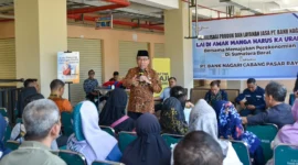 Wakil Wali Kota Padang Maigus Nasir menghadiri sosialisasi produk dan layanan perbankan Bank Nagari Cabang Pasar Raya Padang di Lantai II Fase VII Pasar Raya Padang, Kamis (19/6/2025). (Foto: Prokopim Padang)