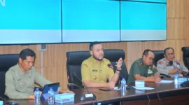 Wali Kota Padang Fadly Amran menghadiri Rakor Kebencanaan Latgulbencal Gempa dan Tsunami di Ruang Abu Bakar Ja'ar, Balai Kota Padang, Selasa (24/6/2025).