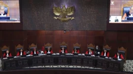 Majelis Hakim Konstitusi dalam Sidang Pengucapan Putusan Nomor 135/PUU-XXII/2024 yang digelar pada Kamis (26/6/2025) di Ruang Sidang Pleno MK. (Foto: Humas/Ifa)