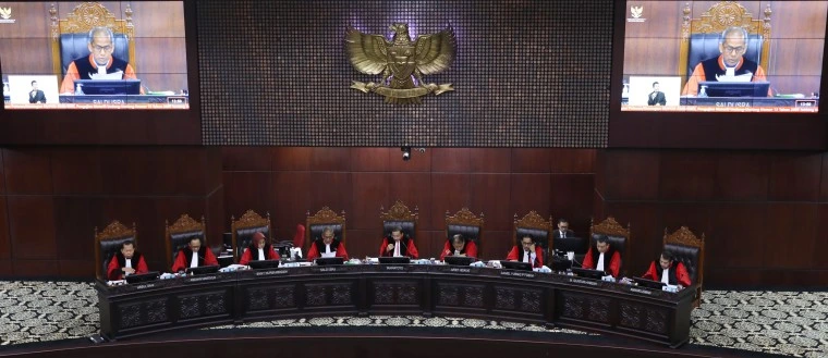 Majelis Hakim Konstitusi dalam Sidang Pengucapan Putusan Nomor 135/PUU-XXII/2024 yang digelar pada Kamis (26/6/2025) di Ruang Sidang Pleno MK. (Foto: Humas/Ifa)
