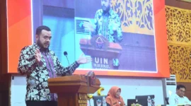 Wali Kota Padang, Fadly Amran menjadi pembicara dalam ICCE 2 Tahun 2025 yang digelar di Auditorium Prof. Mahmud Yunus, Kampus II UIN-IB Padang, Kamis (12/6/2025). (Foto: Prokopim Padang)