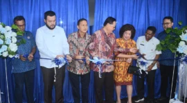 Wali Kota Padang, Fadly Amran meresmikan Dulux Experience Store di Jalan M. Yamin No.189 E, Rabu (18/6/2025). (Foto: Prokopim Padang)