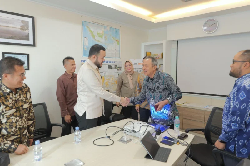 Pemko Padang menjajaki kerja sama pengolahan sampah dengan PT Awina Sinergi International. (Foto: Prokopim Padang)