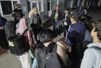 Proses evakuasi WNI dari Iran. (Foto: Dok. Kemenlu RI)