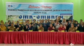 Badan Kesbangpol Padang menggelar Sosialisasi Pembinaan Kelurahan Bersinar (Bersih Narkoba) di Aula SMK SMAK Padang, Selasa (15/7/2025). (Foto. Ist)