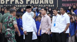 Wapres RI Gibran Rakabuming Raka meninjau Sekolah Rakyat Menengah Pertama (SRMP) 4 Padang, Rabu (30/7/2025). (Foto: ADPSB)
