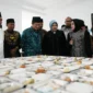 Menteri Agama Nasaruddin Umar meresmikan Dapur SPPG atau Dapur MBG di lingkungan Pondok Pesantren Al-Ikhlas, Desa Ujung, Kabupaten Bone, Minggu (27/7/2025). (Foto: Kemenag)