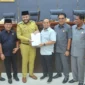 Pemko Padang mengajukan Nota Pengantar Dokumen KUA-PPAS 2026 kepada DPRD Padang, Senin (14/7/2025). (Foto: Prokopim Padang)