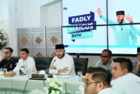 Wali Kota Padang, Fadly Amran bersilaturahmi bersama para pengurus asosiasi jasa konstruksi dan jasa konsultan se-Kota Padang, di Kediaman Resmi Wali Kota, Jumat (25/7/2025). (Foto: Prokopim Padang)
