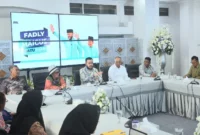 Wali Kota Padang Fadly Amran memimpin Rapat Kolaborasi Pentahelix di Kediaman Resmi Wali Kota Padang, Kamis (3/7/2025). (Foto: Prokopim Padang)