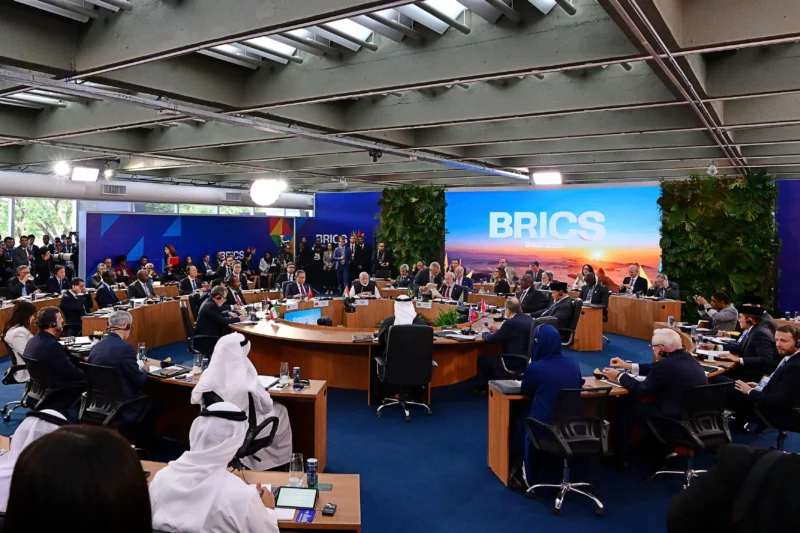 Konferensi Tingkat Tinggi (KTT) BRICS 2025 di Rio de Janeiro, Brasil, Minggu (6/7/2025). (Foto: BPMI Setpres)