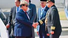 Presiden Prabowo Subianto tiba di Bandar Udara Brussel pada Sabtu sore (12/7/2025) waktu setempat. (Foto: BPMI Setpres)