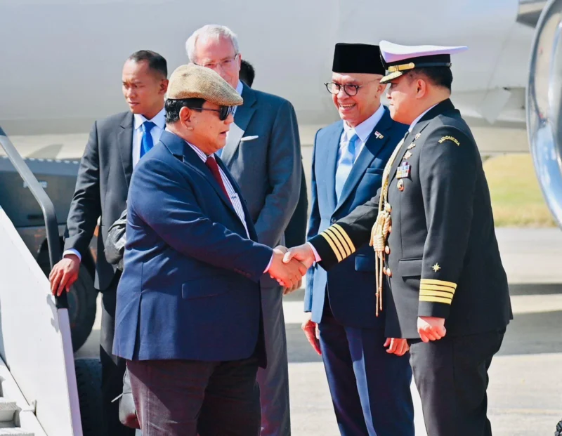 Presiden Prabowo Subianto tiba di Bandar Udara Brussel pada Sabtu sore (12/7/2025) waktu setempat. (Foto: BPMI Setpres)