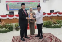 Wakil Bupati Tanah Datar Ahmad Fadly menyampaikan nota penjelasan Ranperda RPJMD 2025-2029, Senin (7/7/2025). (Foto: Prokopim Tanah Datar)