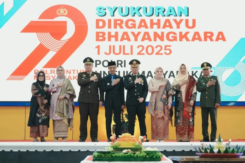 Wabup Solsel H. Yulian Efi menghadiri syukuran HUT Bhayangkara ke-79 di Aula Sarantau Sasurambi, Selasa (1/7/2025). (Foto: Humas Pemkab Solsel)