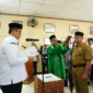 Wakil Bupati Tanah Datar Ahmad Fadly melantik Ayandi sebagai Pj Wali Nagari Batu Taba, Rabu (2/7/2025) di Aula Kantor Wali Nagari setempat. (Foto: Prokopim Tanah Datar)