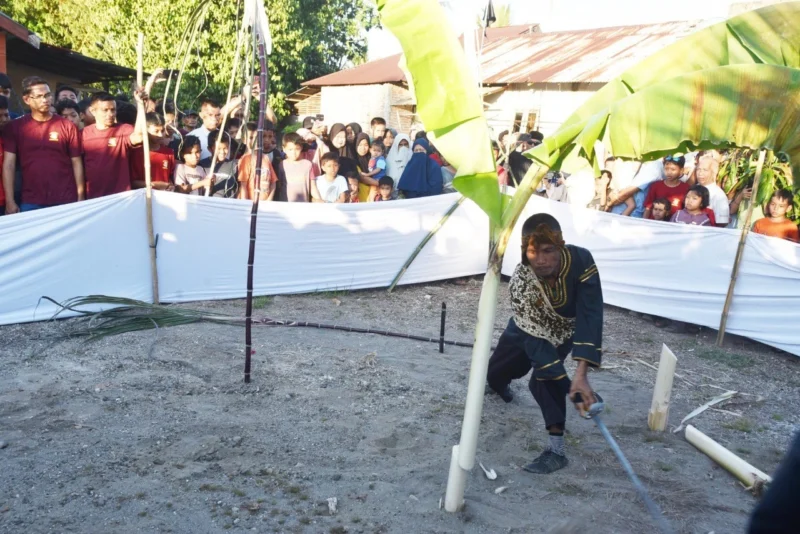 Prosesi kedua Hoyak Tabuik Piaman 2025 Manabang Batang Pisang berjalan sukses dan lancar. (Foto: Kominfo Pariaman)