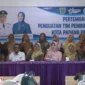 Ketua Tim Pembina Posyandu Kota Padang Panjang, Ny Maria Feronika Hendri menggelar pertemuan dengan OPD terkait, di Hotel Pangeran, Selasa (1/7/2025). (Foto: Kominfo Padang Panjang)