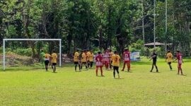 PSP Padang bermain imbang tanpa gol dengan Persiju Sijunjung pada laga ketiga Grup A Piala Soeratin U-15 di Lapangan Gelora Puabu, Sicincin, Padang Pariaman, Rabu (30/7/2025). (Foto: FB Diskominfo Padang)