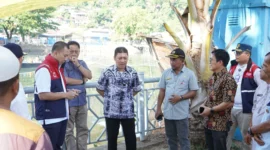 Jajaran Pemko Padang bersama BWS Sumatera V, PT Pelindo, dan KSOP Teluk Bayur melakukan peninjauan kawasan Batang Arau, Jumat (4/7/2025). (Foto: Diskominfo Padang)