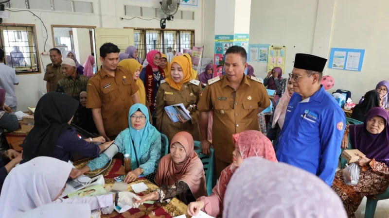 Wakil Wali Kota Pariaman, Mulyadi meluncurkan Gerakan Posyandu Aktif di Desa Kampung Apar, Kecamatan Pariaman Selatan, Selasa (8/7/2025). (Foto: Kominfo Pariaman)