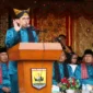Menbud RI, Fadli Zon membuka Festival Pesona Budaya Hoyak Tabuik 2025 di kawasan Pantai Gandoriah, Kota Pariaman, Minggu (6/7/2025). (Foto: Kominfo Pariaman)