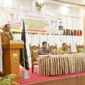 Wali Kota Pariaman Yota Balad membuka Sosialisasi Pemutihan PKB dan Monev PBB-P2 di Aula Balai Kota Pariaman, Senin (7/7/2025). (Foto: Kominfo Pariaman)